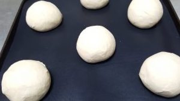 サワードゥ種菌入りの米粉黒糖パン(￣ー￣)ﾆﾔﾘ